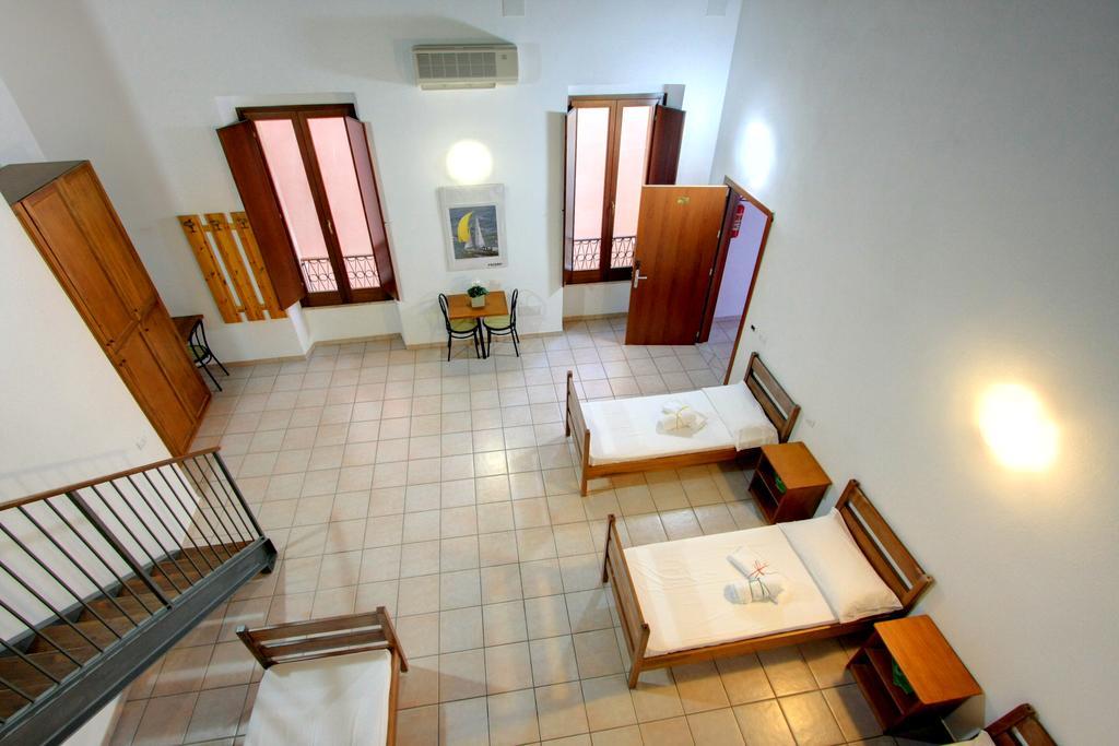Hostel Marina Кальяри Номер фото