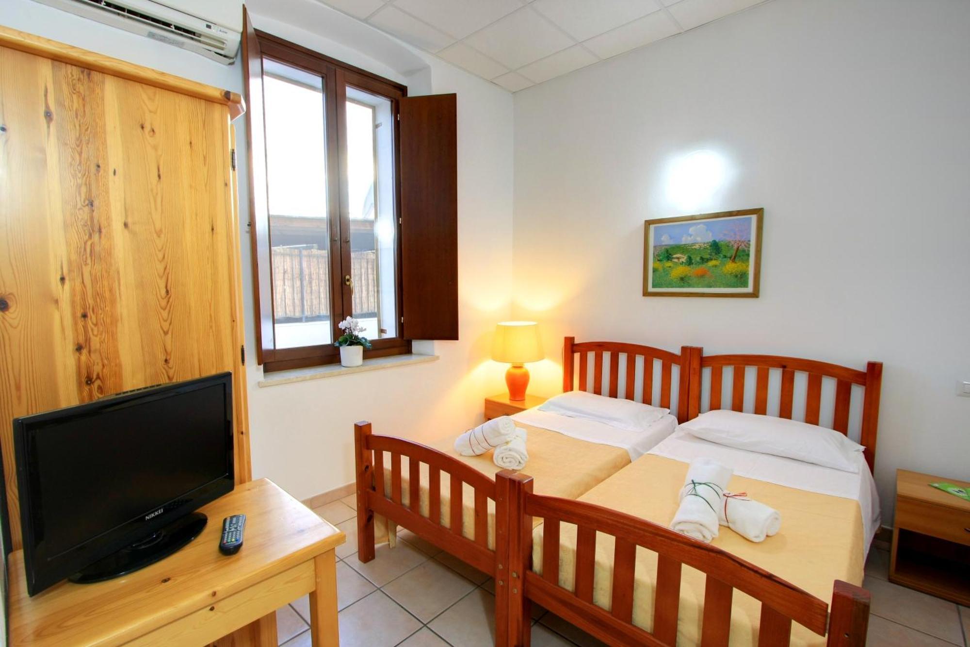 Hostel Marina Кальяри Экстерьер фото