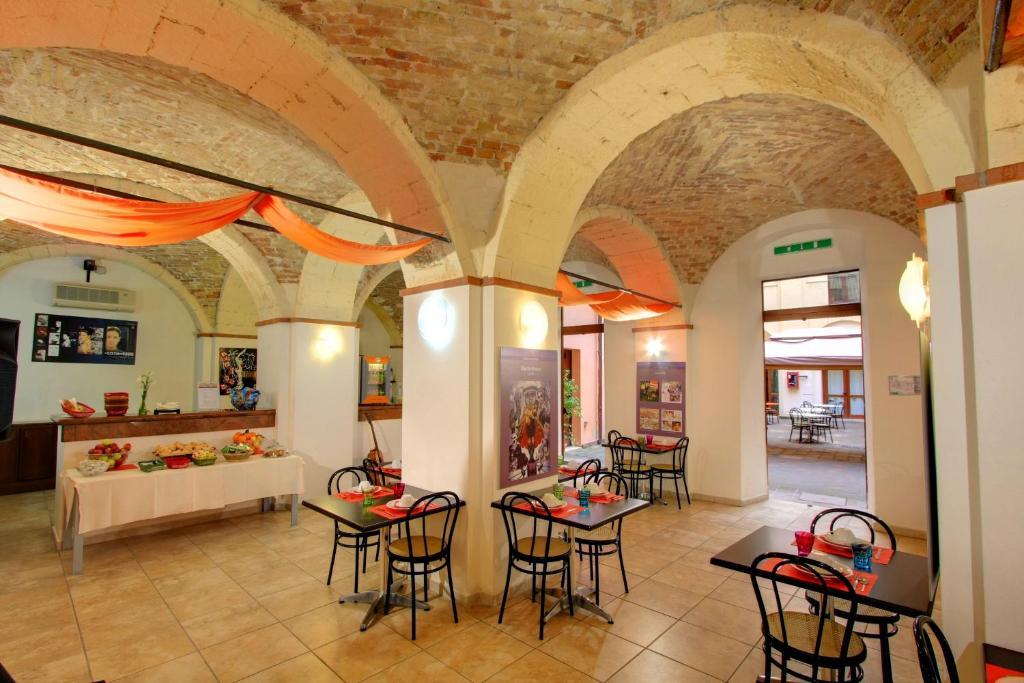 Hostel Marina Кальяри Экстерьер фото