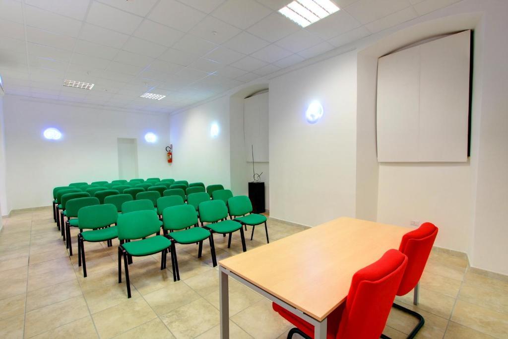 Hostel Marina Кальяри Экстерьер фото