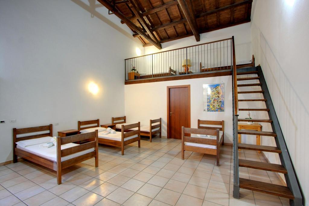 Hostel Marina Кальяри Экстерьер фото